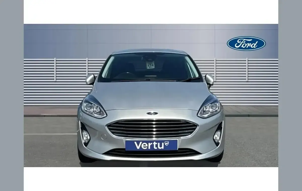 Used Ford Fiesta Titanium 99 HP (72 kW) 2018 Silver Hatchback