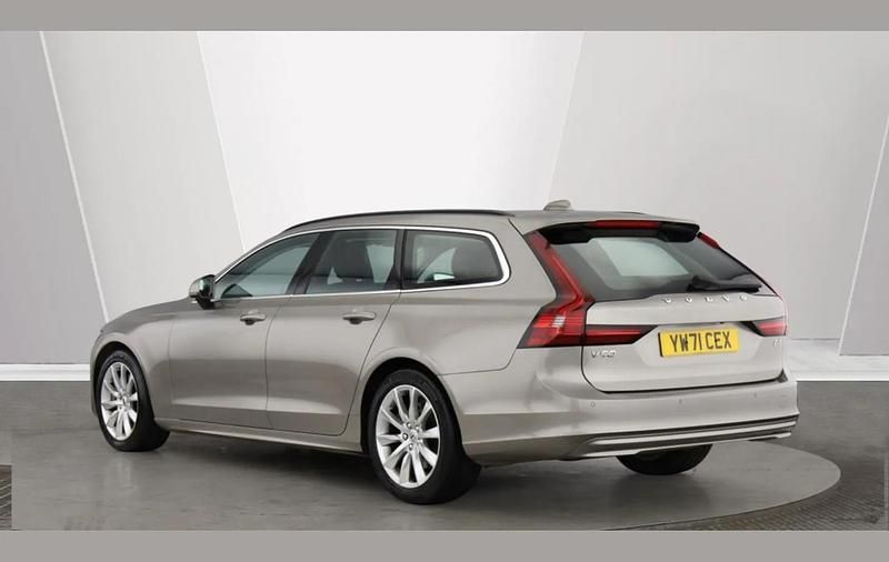 Usado Volvo V90 Momentum 194 CV (142 kW) 2022 Gris Familiar
