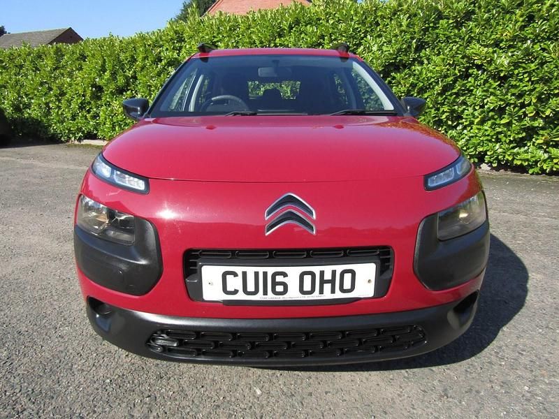 Used Citroën C4 Cactus Feel 2016 Red Hatchback