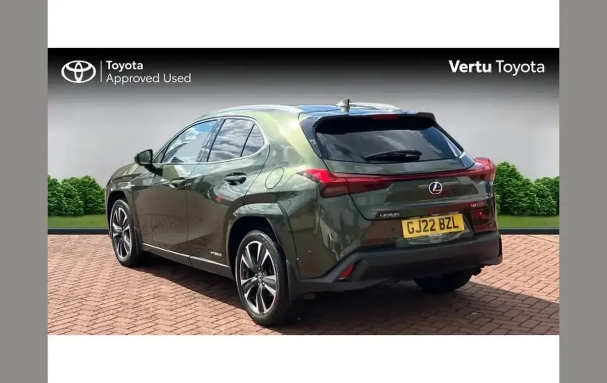 Used Lexus UX 250h 180 HP (132 kW) 2022 Green SUV
