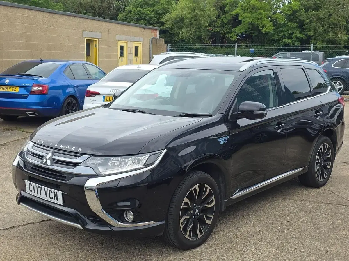 Usado Mitsubishi Outlander P-HEV 2017 Preto SUV