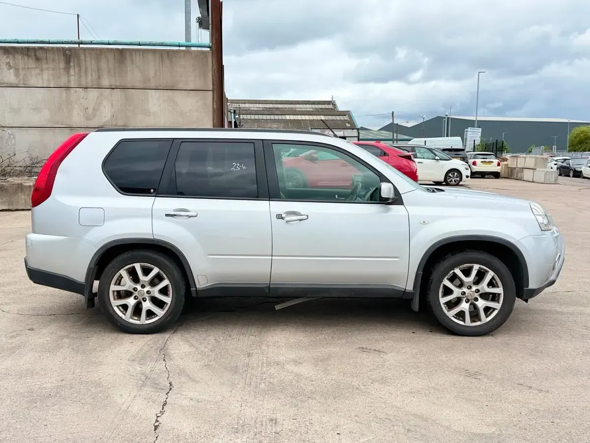 Used Nissan X-Trail Tekna 2011 Silver SUV
