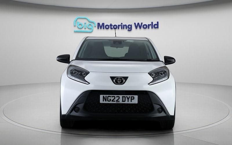 Used Toyota Aygo X PURE 72 HP (52 kW) 2025 SUV