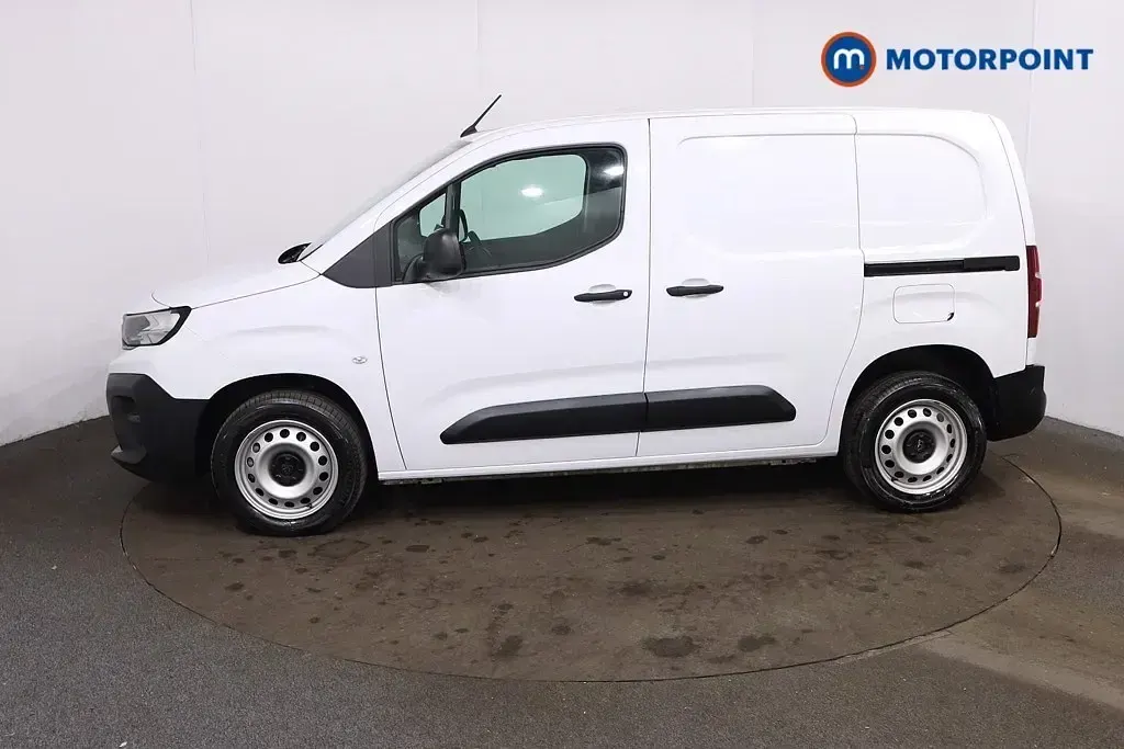 Second-hand Peugeot Partner 2025 Alb Monovolum