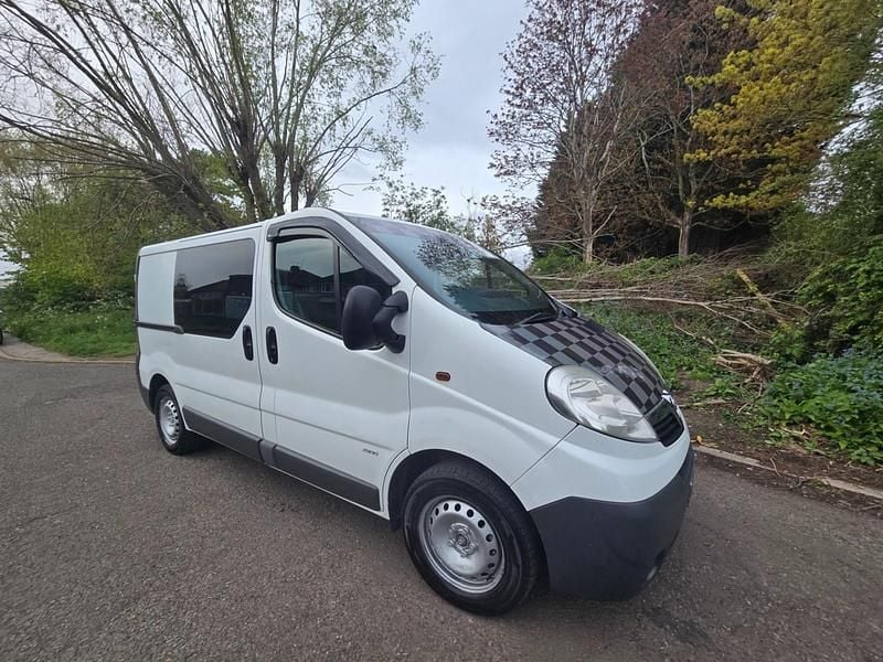 Used Vauxhall Vivaro 115 HP (84 kW) 2013 White MPV