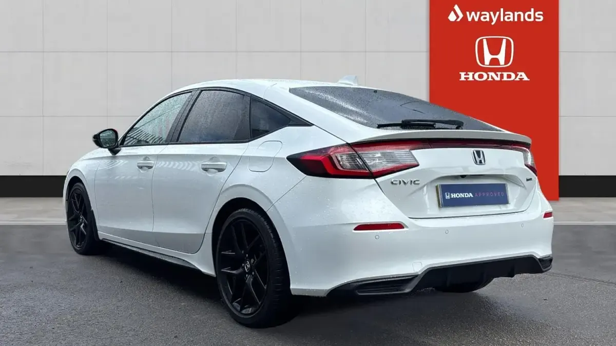 Used Honda Civic Sport 184 HP (135 kW) 2023 White Hatchback