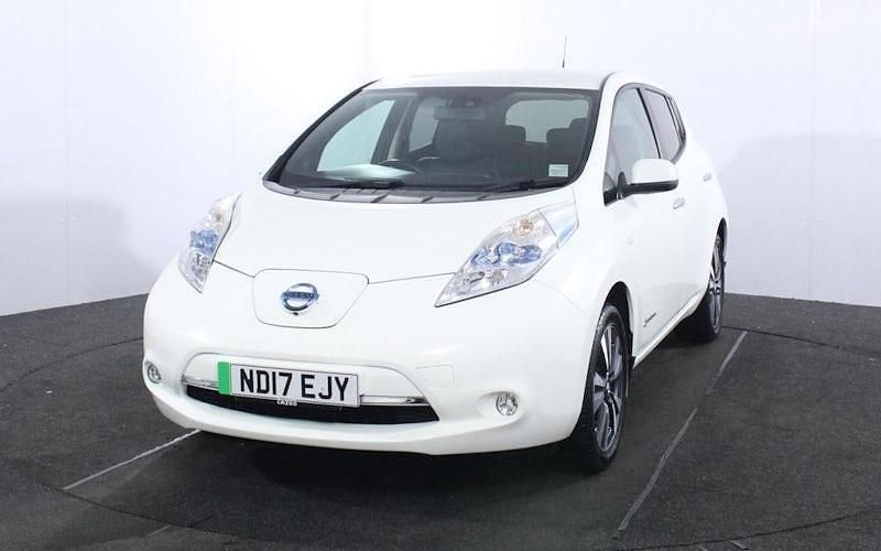 Used Nissan Leaf Tekna 80 kW (109 HP) 2017 White Hatchback