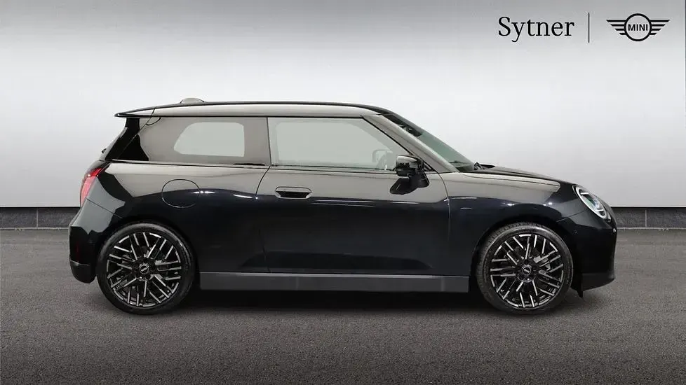 Used Mini Cooper SE Hatch 158 kW (215 HP) 2024 Black Hatchback