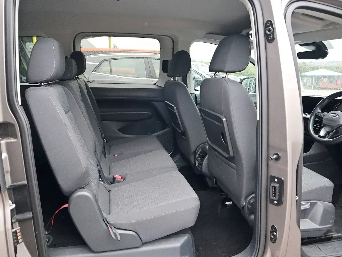 Used Ford Grand Tourneo Connect Titanium 122 HP (89 kW) 2023 Dusky silver MPV