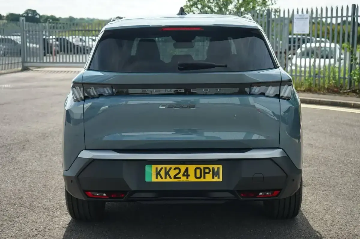 Used Peugeot 5008 Allure 156 kW (213 HP) 2024 Blue SUV