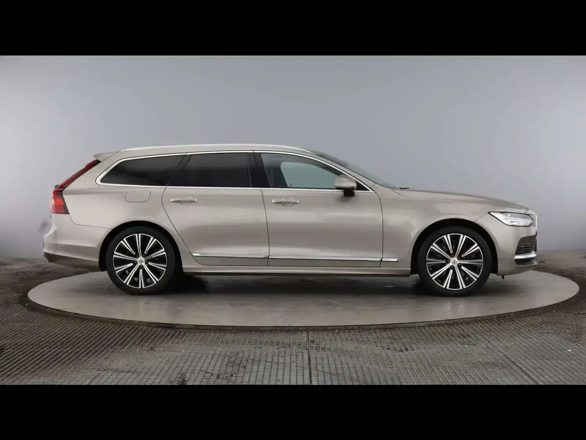 Used Volvo V90 Inscription 350 HP (257 kW) 2022 Grey Estate
