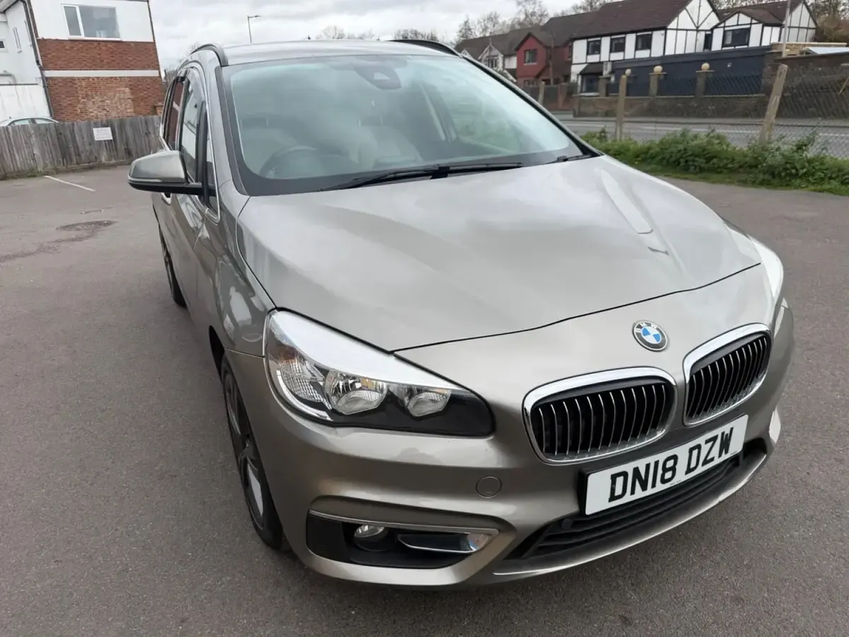 Usado BMW 216 Luxury Line 116 CV (85 kW) 2018 Plateado Familiar