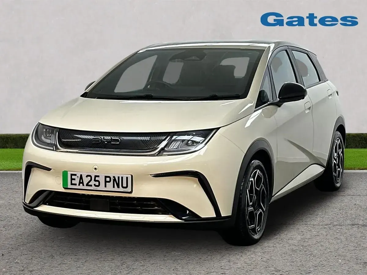 Używany BYD Dolphin Boost 130 kW (177 KM) 2025 Biały Hatchback