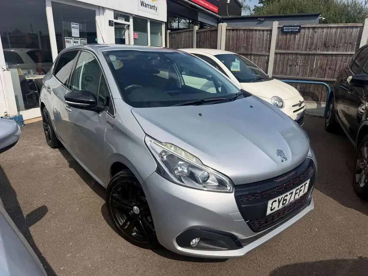 Used Peugeot 208 GT-line 2017 Silver Hatchback