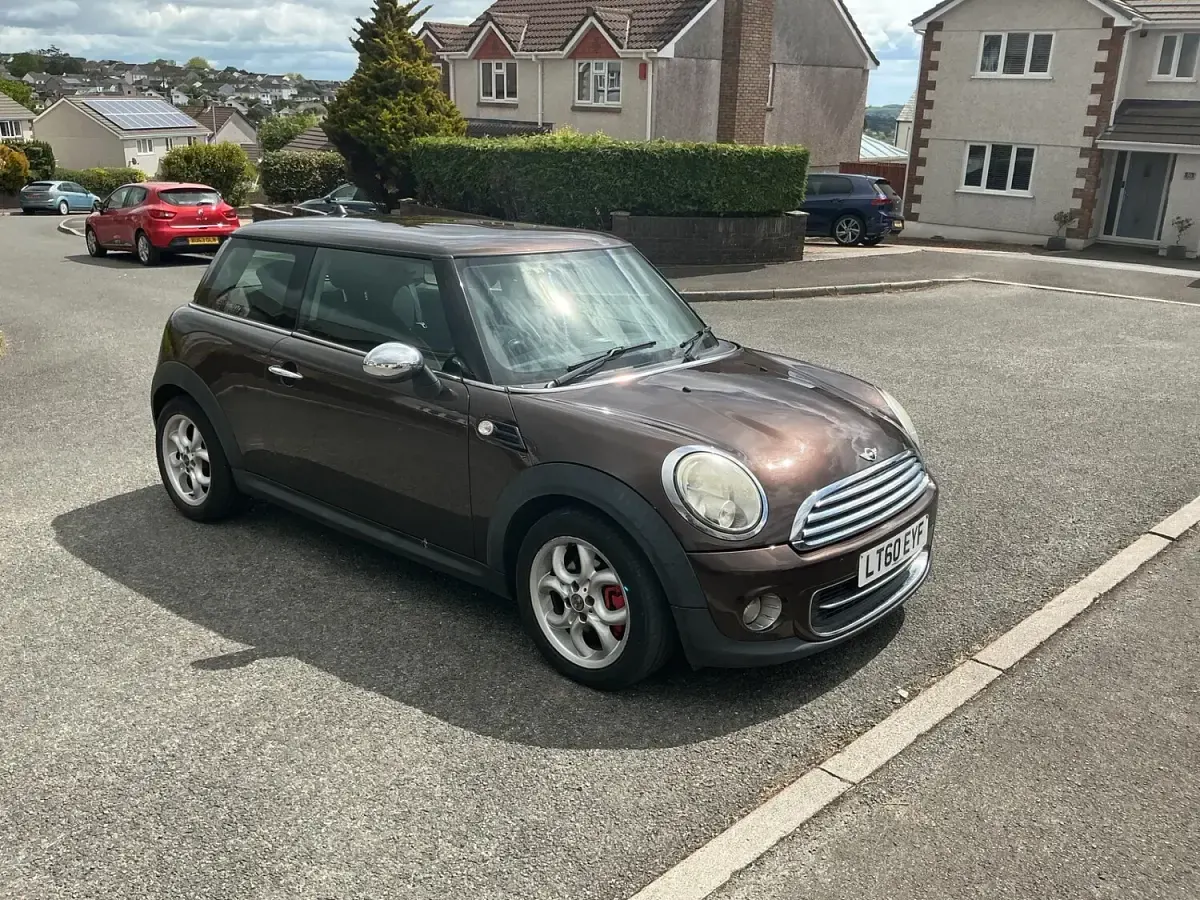 Used Mini Cooper Hatch 122 HP (89 kW) 2010 Brown Hatchback