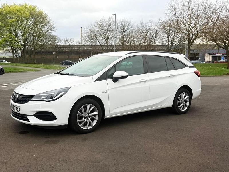Second-hand Vauxhall Astra 105 CP (77 kW) 2021 Alb Break
