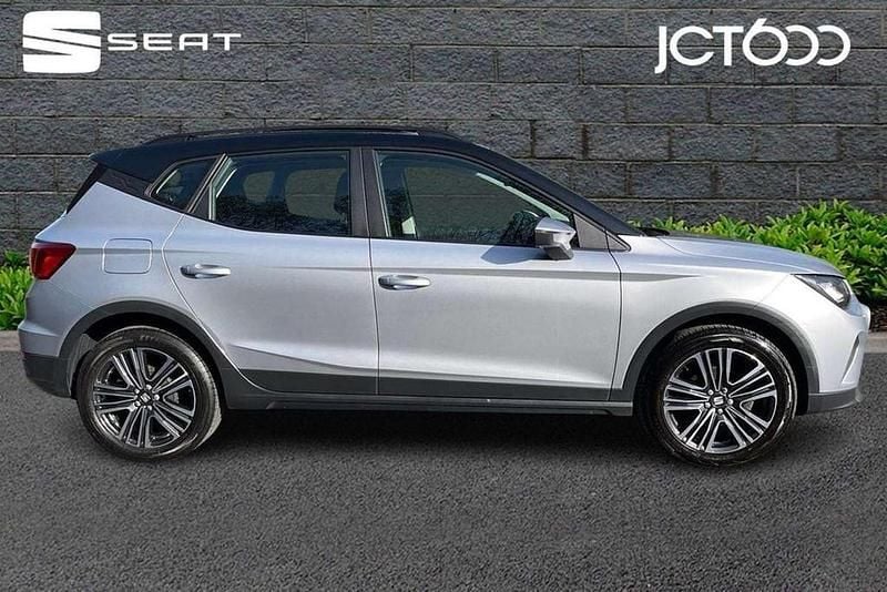 Used Seat Arona SE Technology 94 HP (69 kW) 2022 Silver SUV