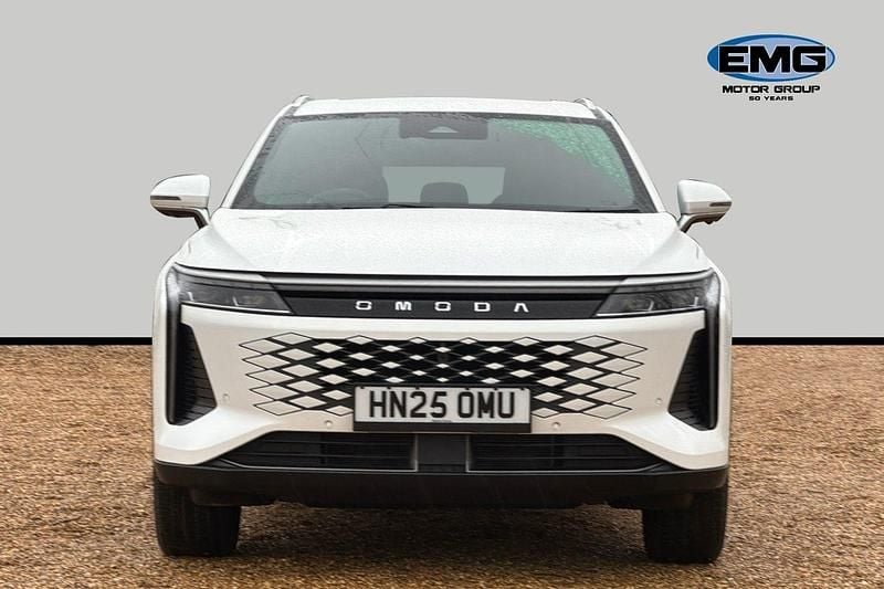 Used Omoda 9 537 HP (394 kW) 2025 White SUV