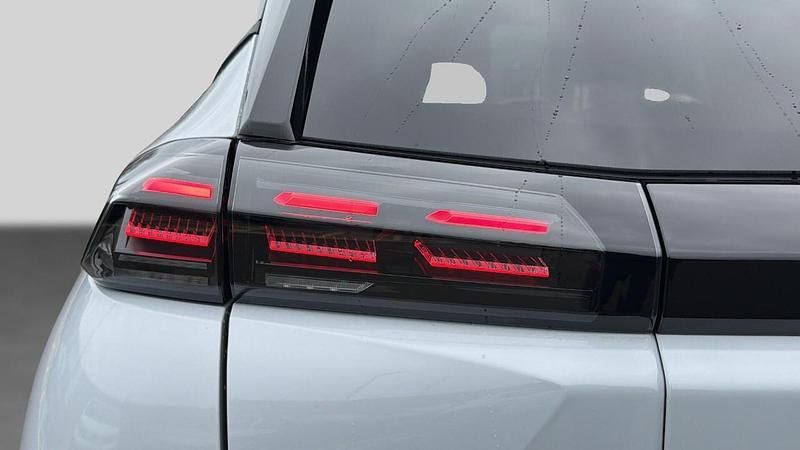 New Peugeot 2008 Allure 99 HP (72 kW) 2026 White SUV