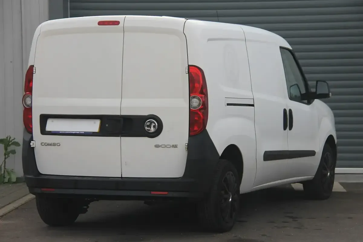 Used Vauxhall Combo 2016 White MPV