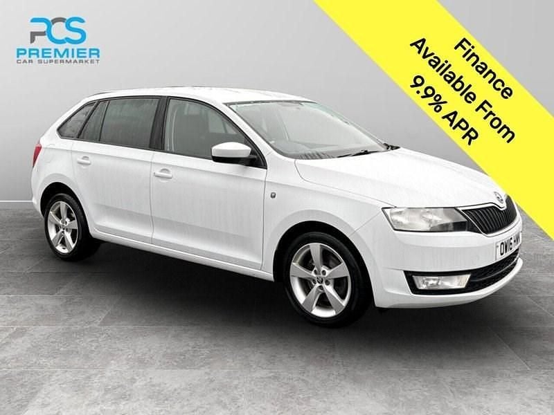 White Used 2016 Skoda Rapid SE Hatchback | £3,995 (Good price) - Image 1/3