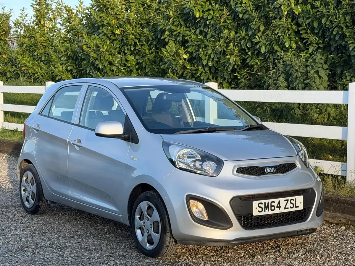 Used Kia Picanto 68 HP (50 kW) 2015 Silver Hatchback