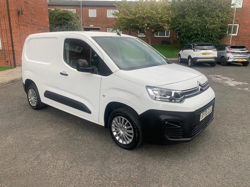 White Used 2020 Citroën Berlingo Start MPV | £6,397 (Fair price) - Image 1/4