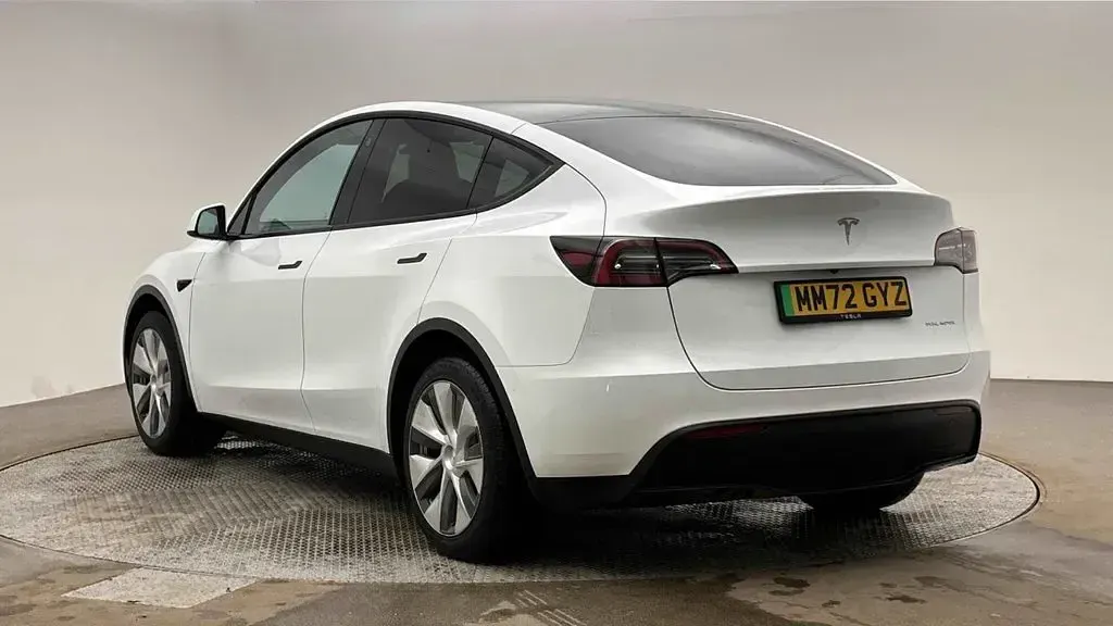 Used Tesla Model Y Long Range AWD 378 kW (514 HP) 2022 White SUV