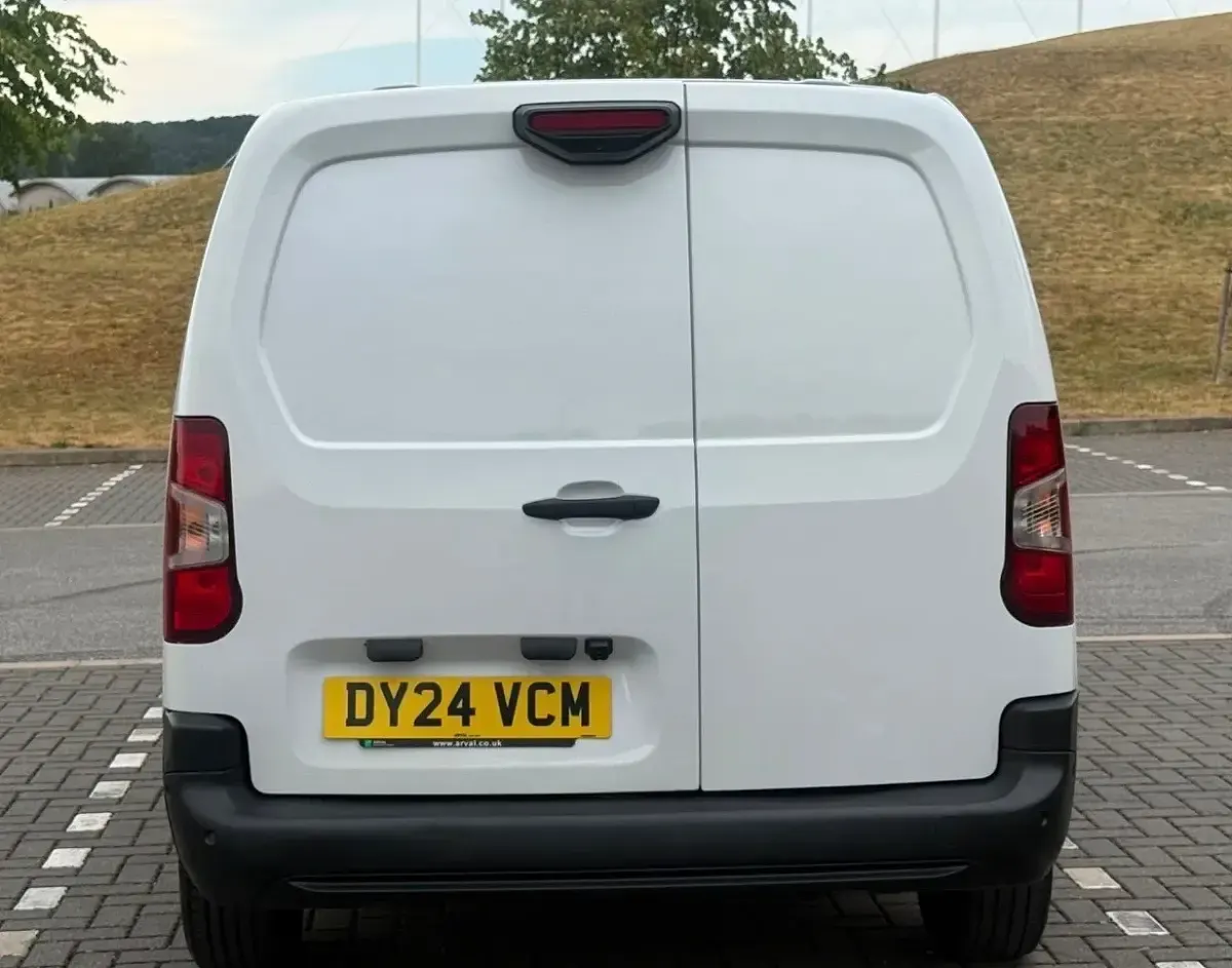 Used Vauxhall Combo 100 HP (73 kW) 2024 White MPV