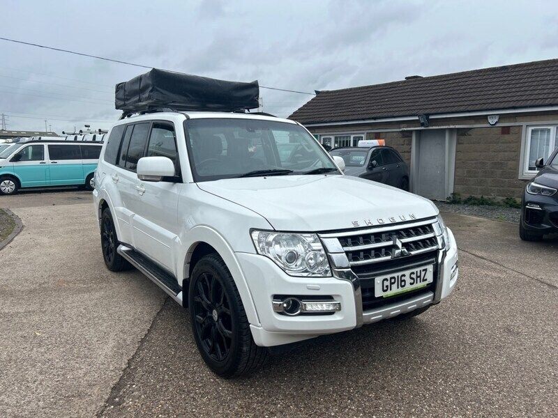 White Used 2016 Mitsubishi Shogun SUV | £18,995 (Expensive) - Image 1/4