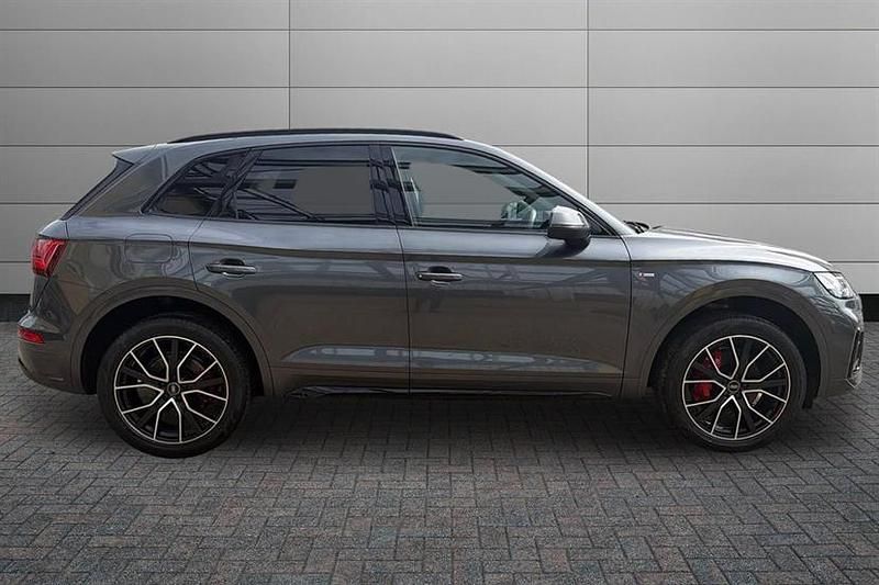 Used Audi Q5 Comfort 204 HP (150 kW) 2022 Daytona grey SUV