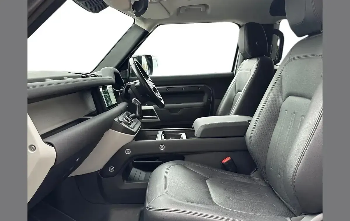 Usado Land Rover Defender SE 247 CV (181 kW) 2022 Gris SUV