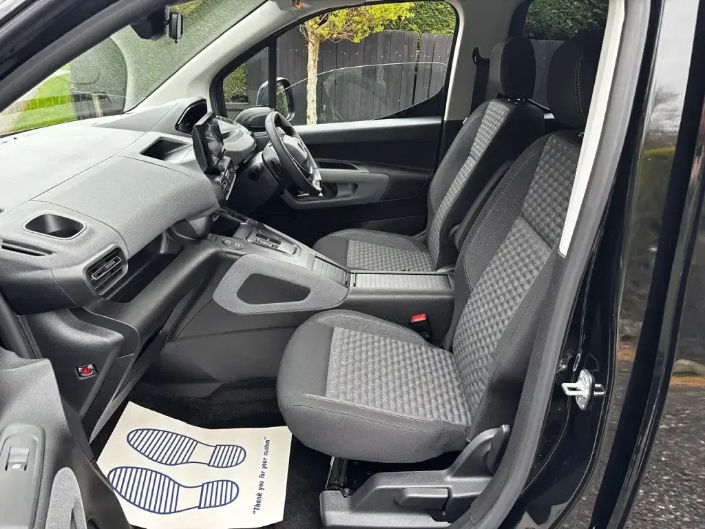 New Peugeot Rifter 131 HP (96 kW) 2025 Black MPV
