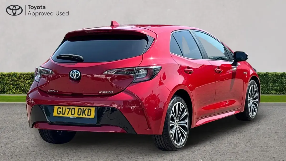 Used Toyota Corolla Design 122 HP (89 kW) 2020 Scarlet flare