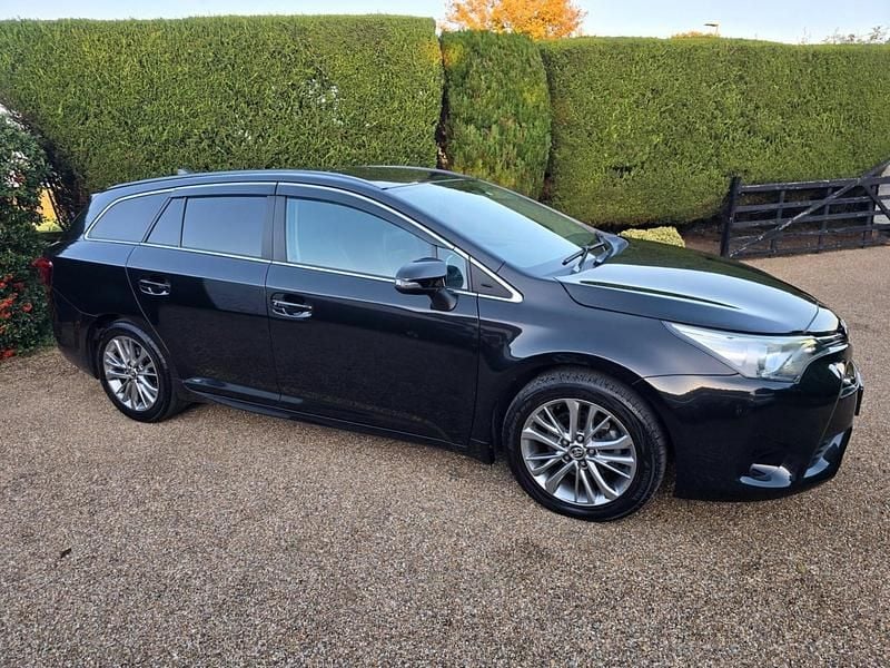 Black Used 2016 Toyota Avensis Business Edition Estate | £10,949 (Fair price) - Image 1/4