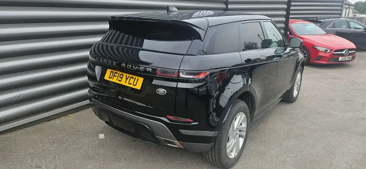Used Land Rover Range Rover evoque R-Dynamic 180 HP (132 kW) 2019 Black SUV