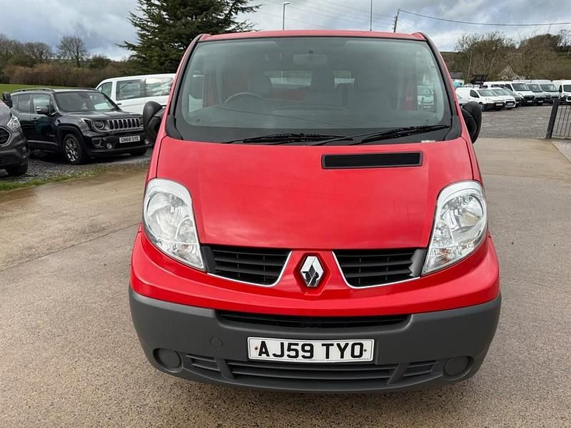 Used Renault Trafic 115 HP (84 kW) 2010 Red MPV