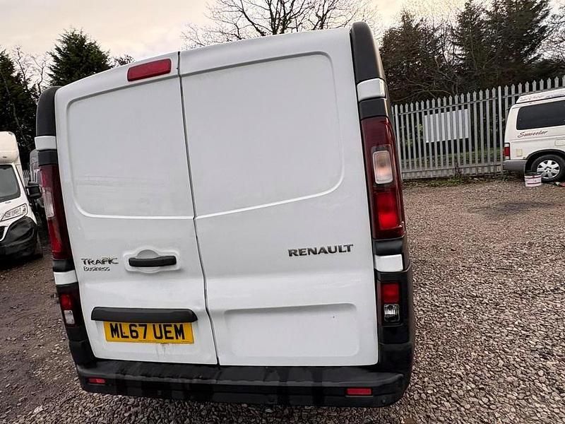 Used Renault Trafic Business 2017 White MPV