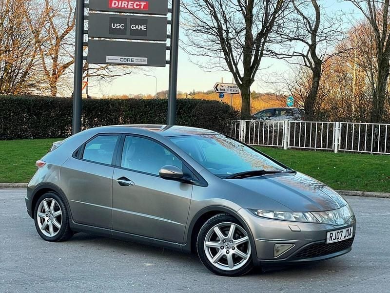 Begagnad Honda Civic EX 138 HK (101 kW) 2007 Grå Halvkombi