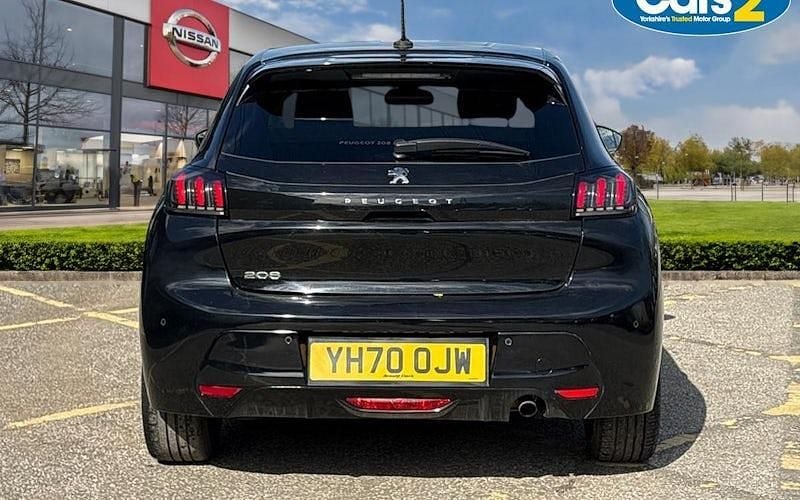 Usado Peugeot 208 Allure Premium 102 HP (75 kW) 2022 Citadino