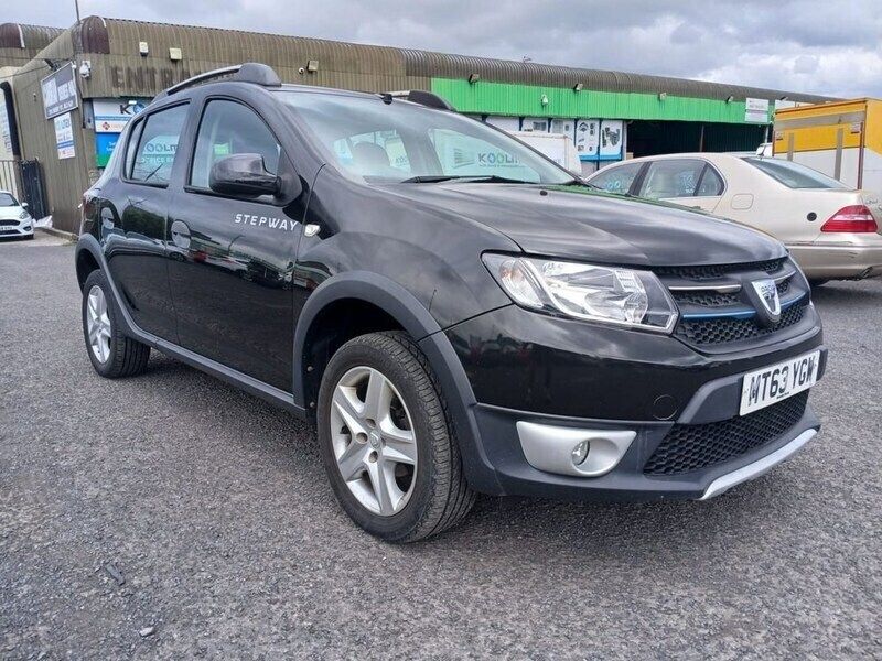 Black Used 2014 Dacia Sandero Lauréate Hatchback | £5,495 (Fair price) - Image 1/4