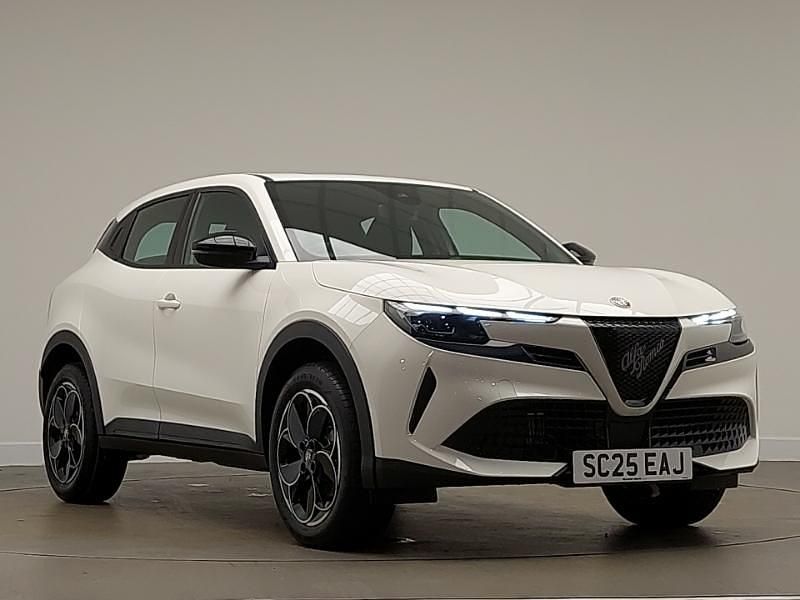 White New 2025 Alfa Romeo GT Junior Hatchback | £22,998 (Good price) - Image 1/4