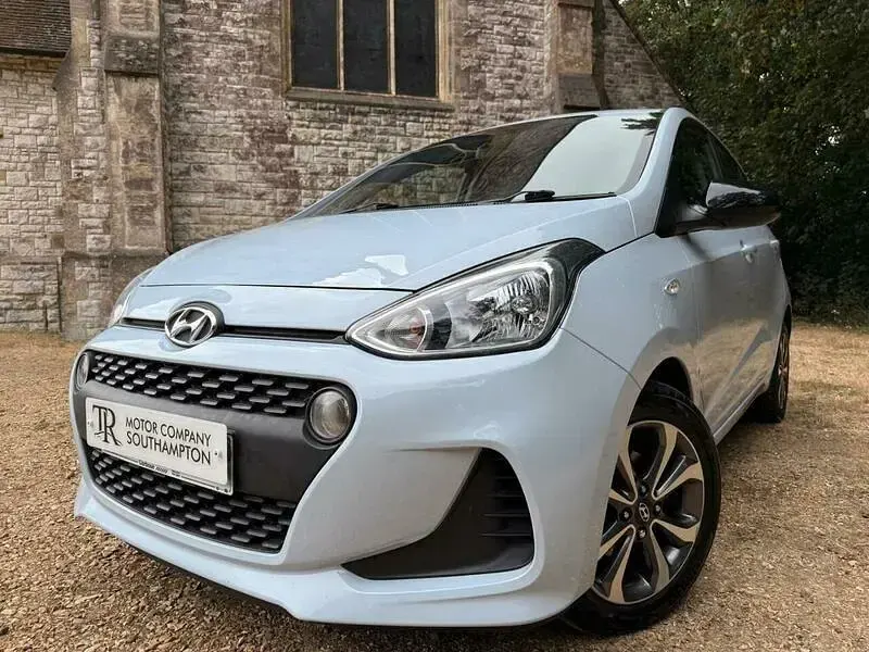 Used Hyundai i10 67 HP (49 kW) 2019 Grey Hatchback