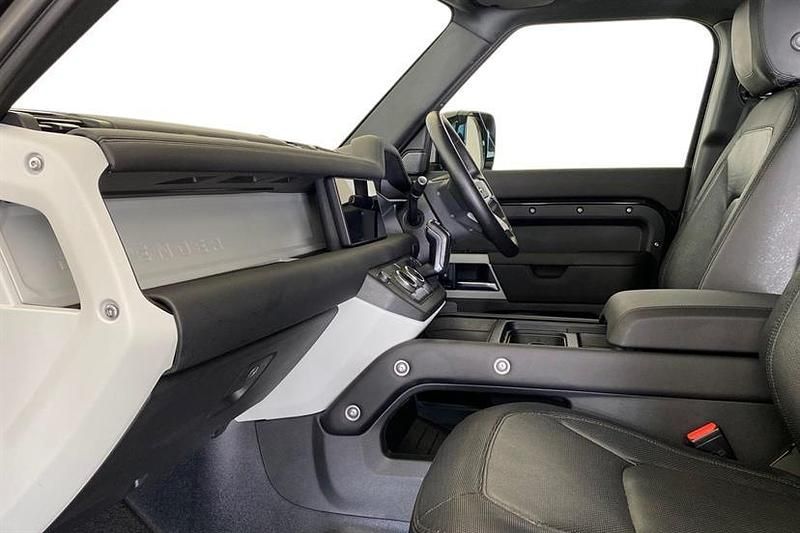 Used Land Rover Defender SE Dynamic 249 HP (183 kW) 2023 Santorini black SUV