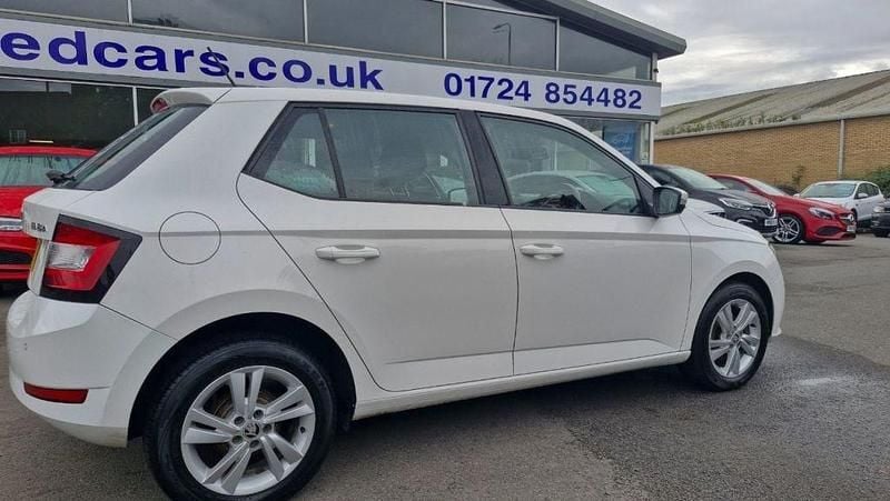 Used Skoda Fabia SE 75 HP (55 kW) 2018 White Hatchback