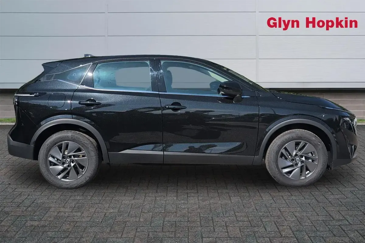 New Nissan Qashqai Acenta Premium 2026 Black SUV