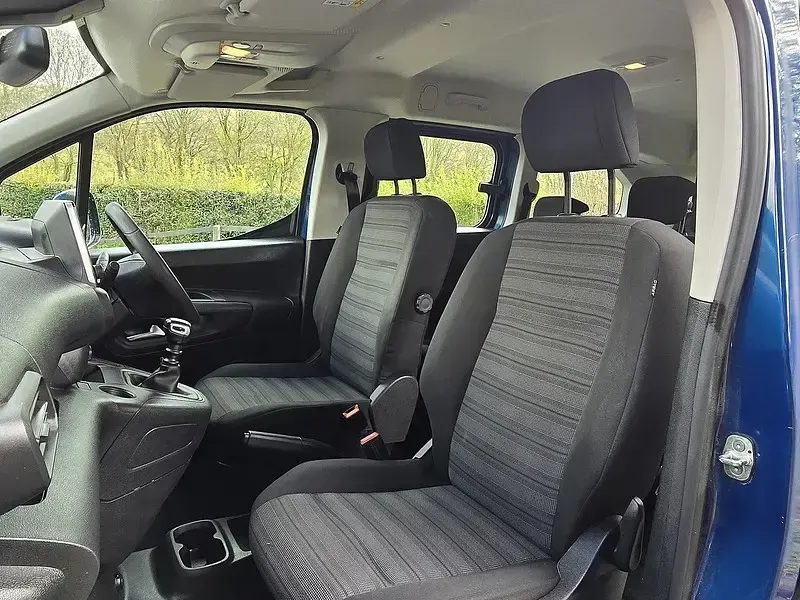 Used Vauxhall Combo S 110 HP (80 kW) 2020 Blue MPV