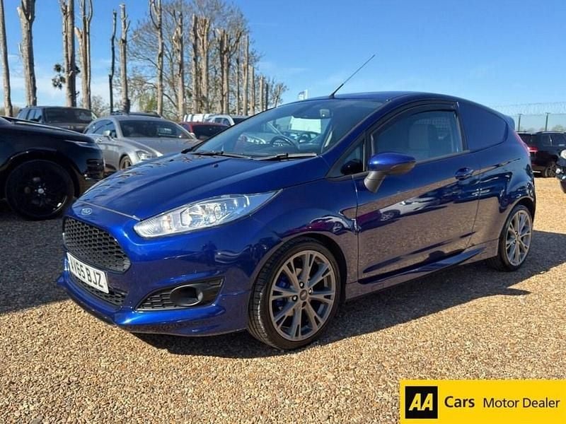 Used Ford Fiesta Sport 94 HP (69 kW) 2015 Blue Van