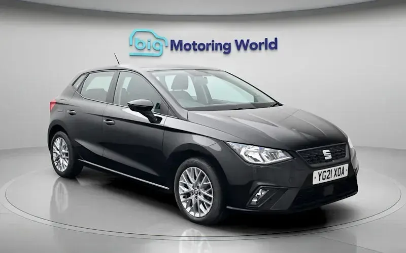 Usado Seat Ibiza SE Technology 95 CV (69 kW) 2021 Negro Utilitario