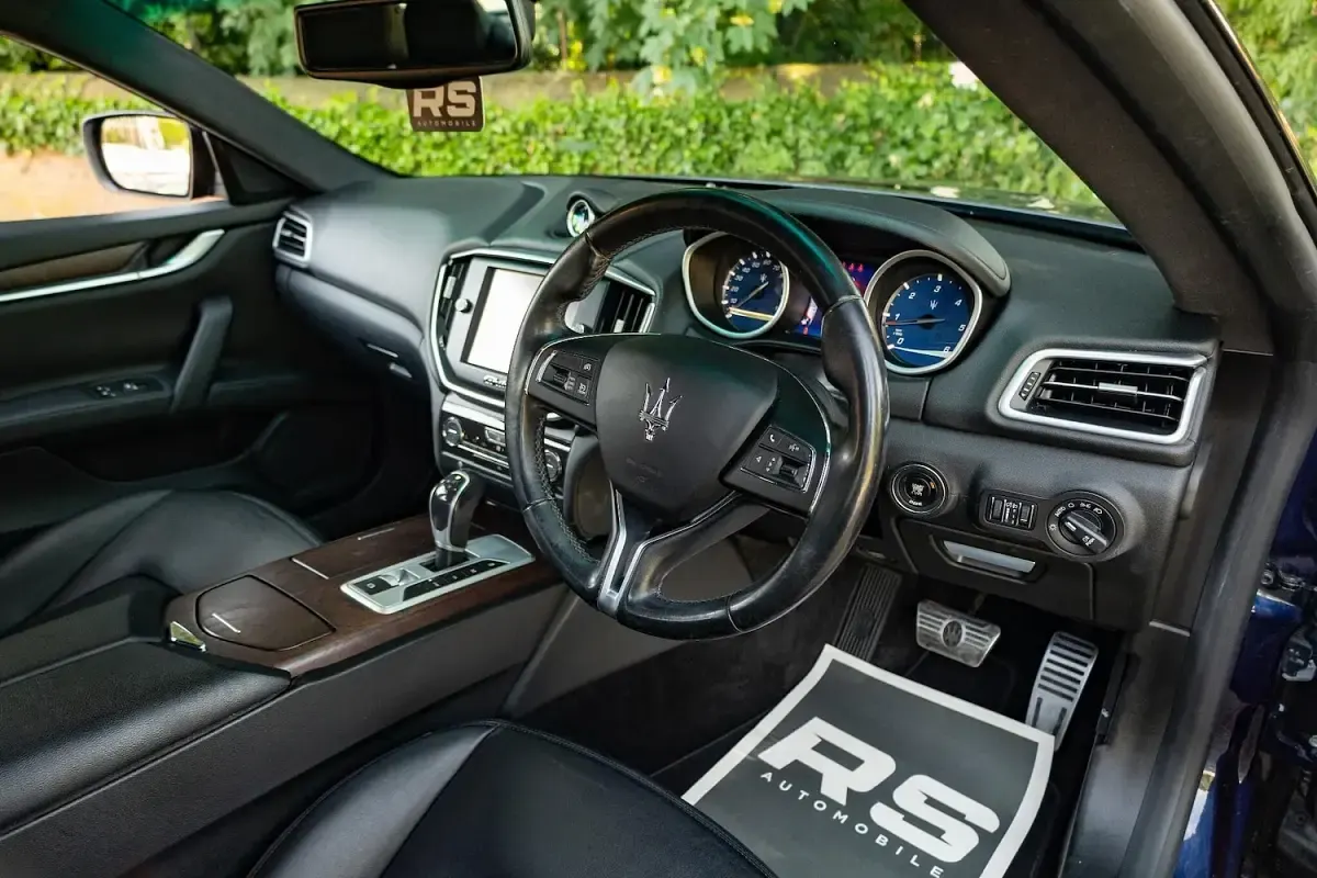Used Maserati Ghibli 275 HP (202 kW) 2016 Blue Sedan